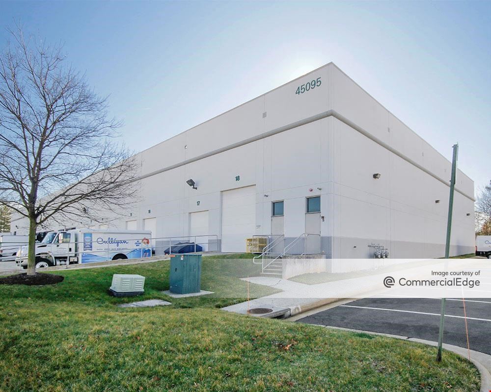 Prologis Dulles Distribution Center - 45065, 45075, 45085 & 45095 Old Ox Road