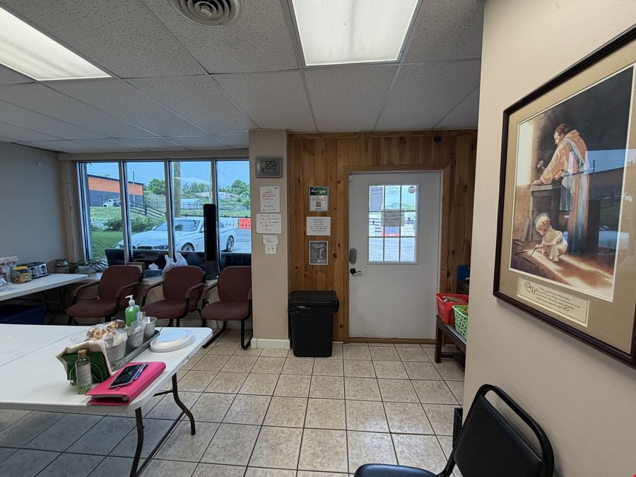 205 S Armstrong Rd
