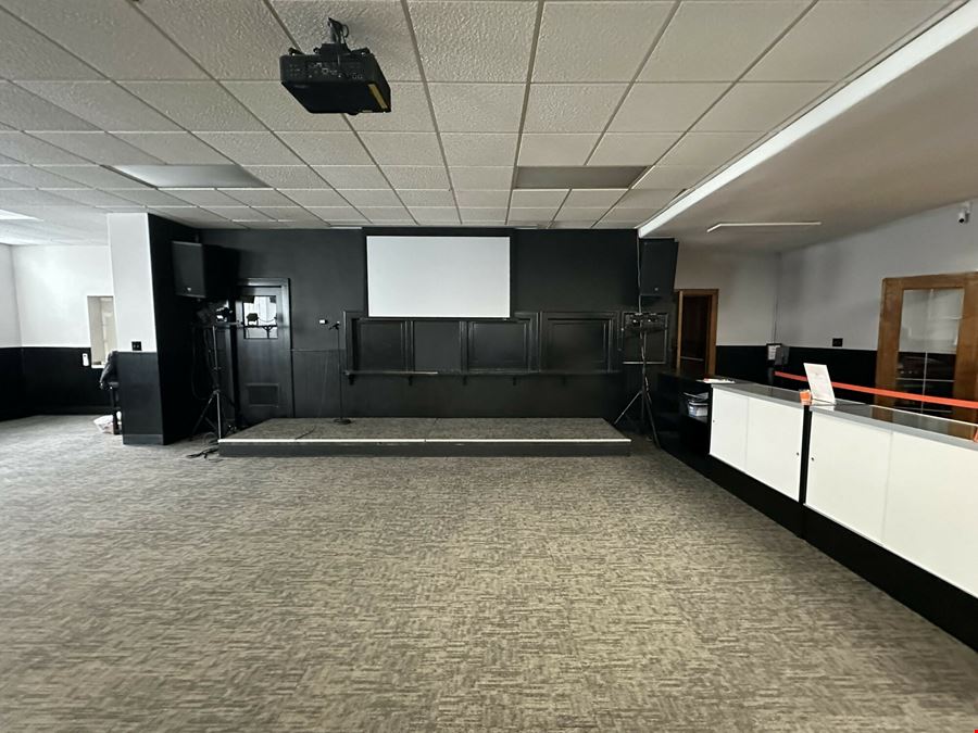 1642 S 77th St & 16 S 77th St