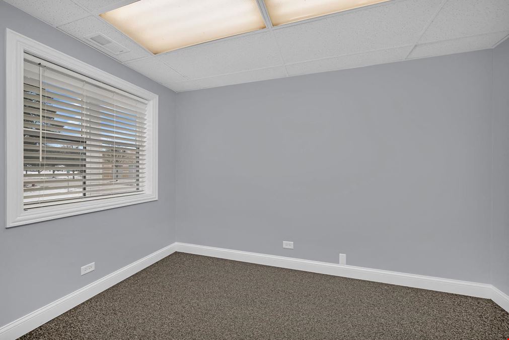 29W030 Main St, Unit 202, Warrenville, IL, 60555