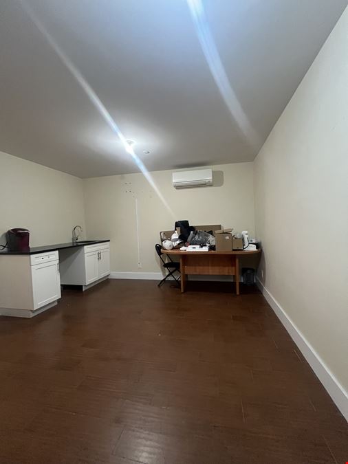 230 Walworth St B2