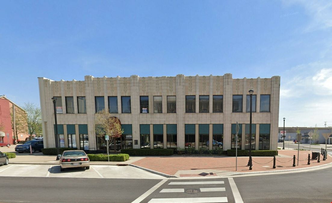 33 W Main St