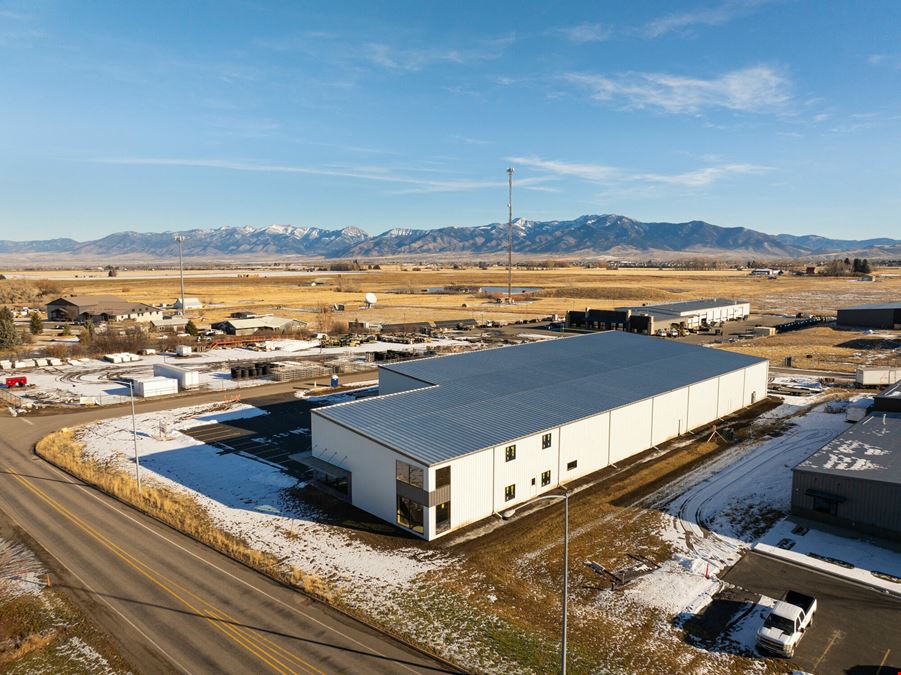 Clear Span Warehouse Space