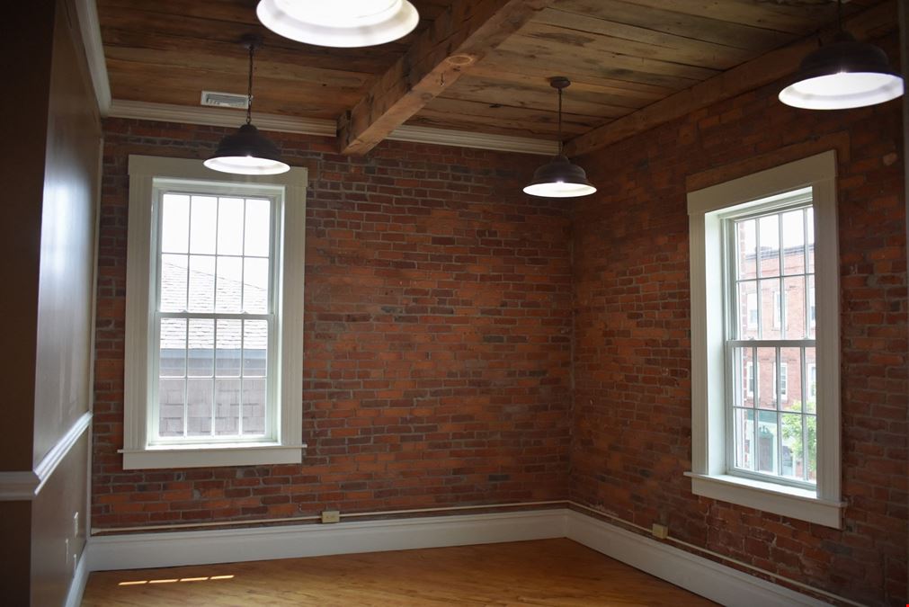 270 Pleasant St