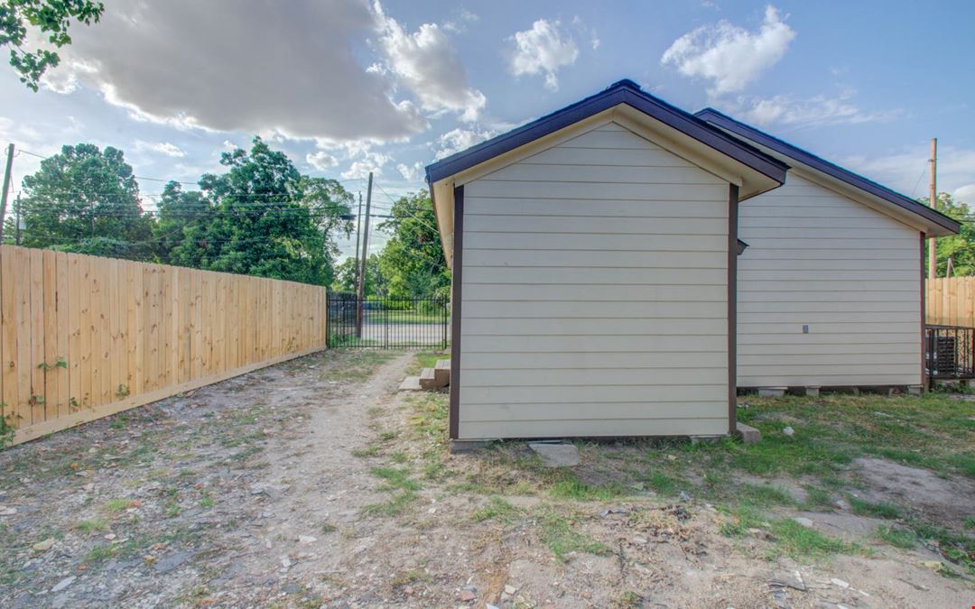 1051 W Little York Rd, Houston, TX 77091