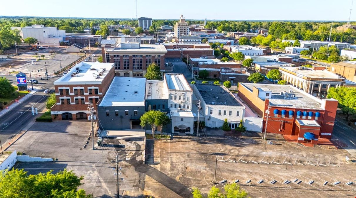 La Strada | Retail Space Available 950 Sq Ft