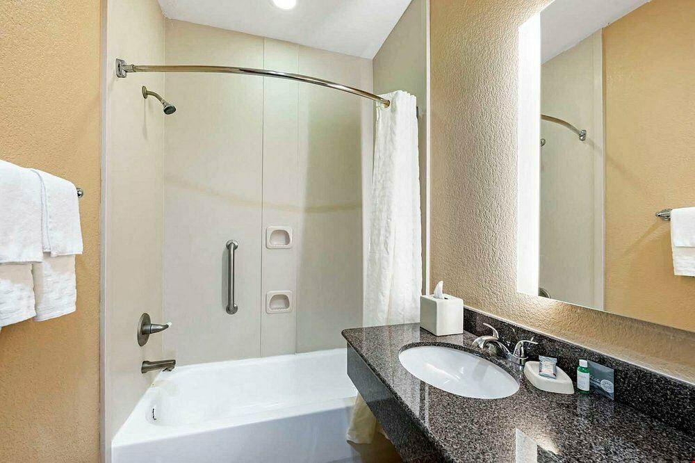 Lubbock West Inn & Suites