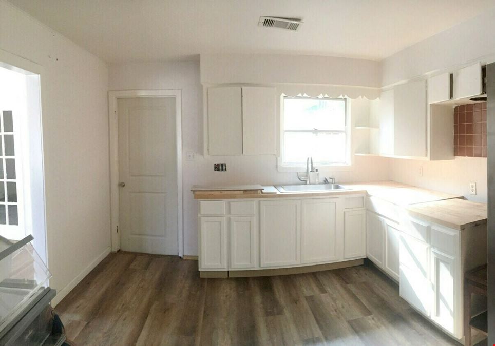 Prime Campbell Rd Corner – Versatile Use Opportunity in Spring Branch