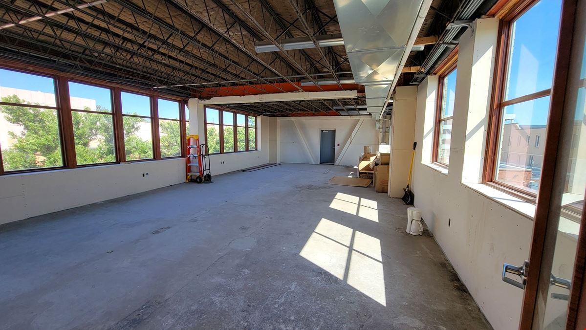 401 E Broadway Ave