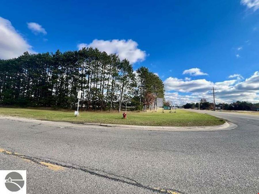 Prime Commercial Development Opportunity 5+ Acres in Cadillac, MI