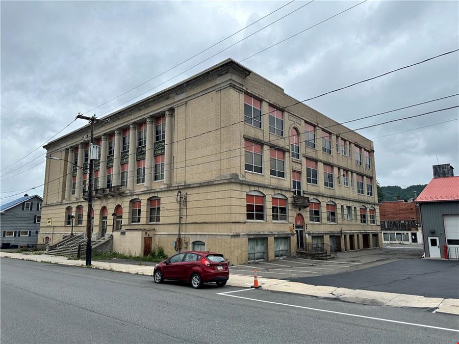 15 E Bertsch St