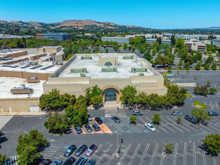 Former Nordstrom at Stoneridge Shopping Center