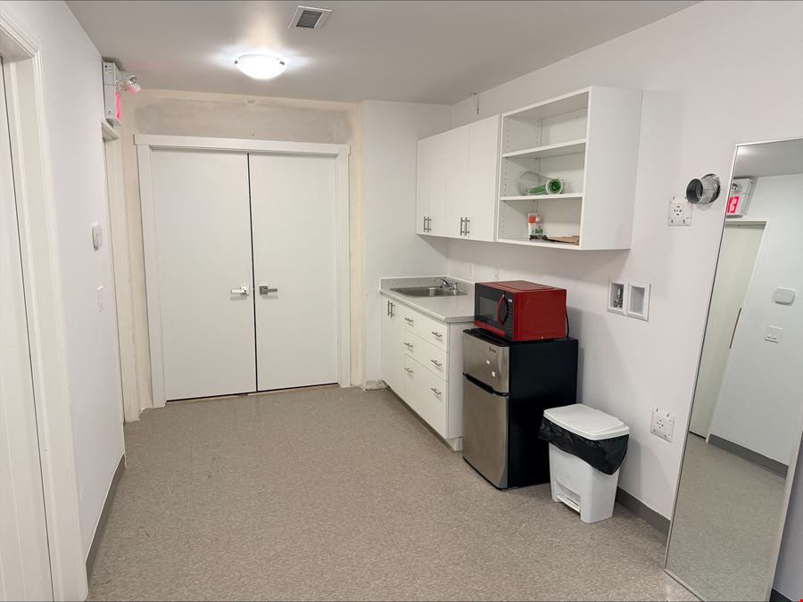 Lynnwood Business Center