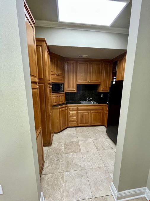 8480 Bluebonnet Blvd.