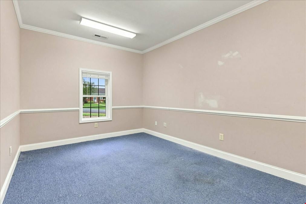 END-CAP OFFICE SUITE IN THE HEART OF FISHERSVILLE | MOVE-IN READY