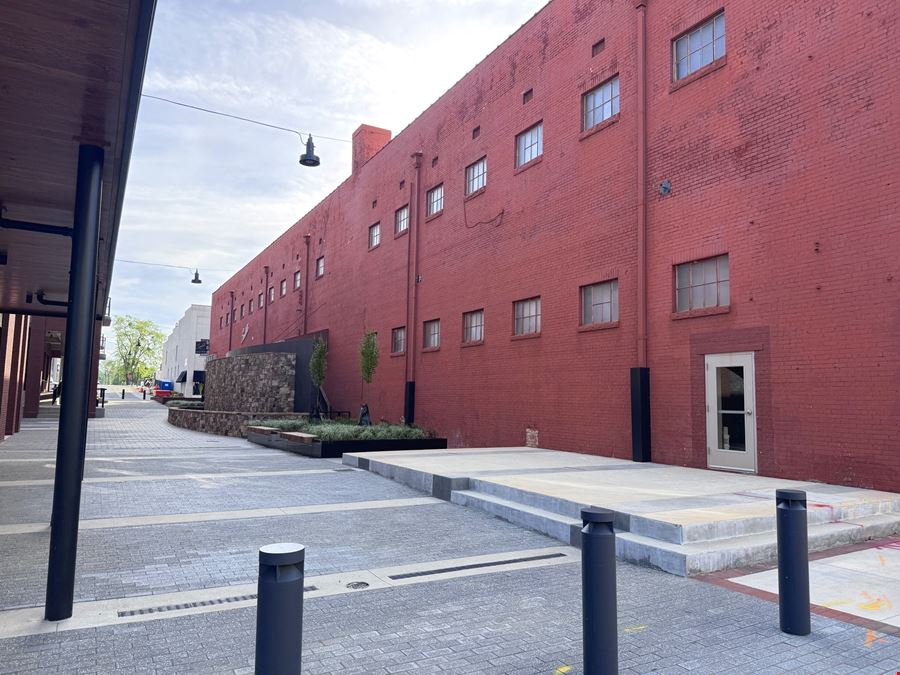 OFFICE/RETAIL BUILDING FOR LEASE