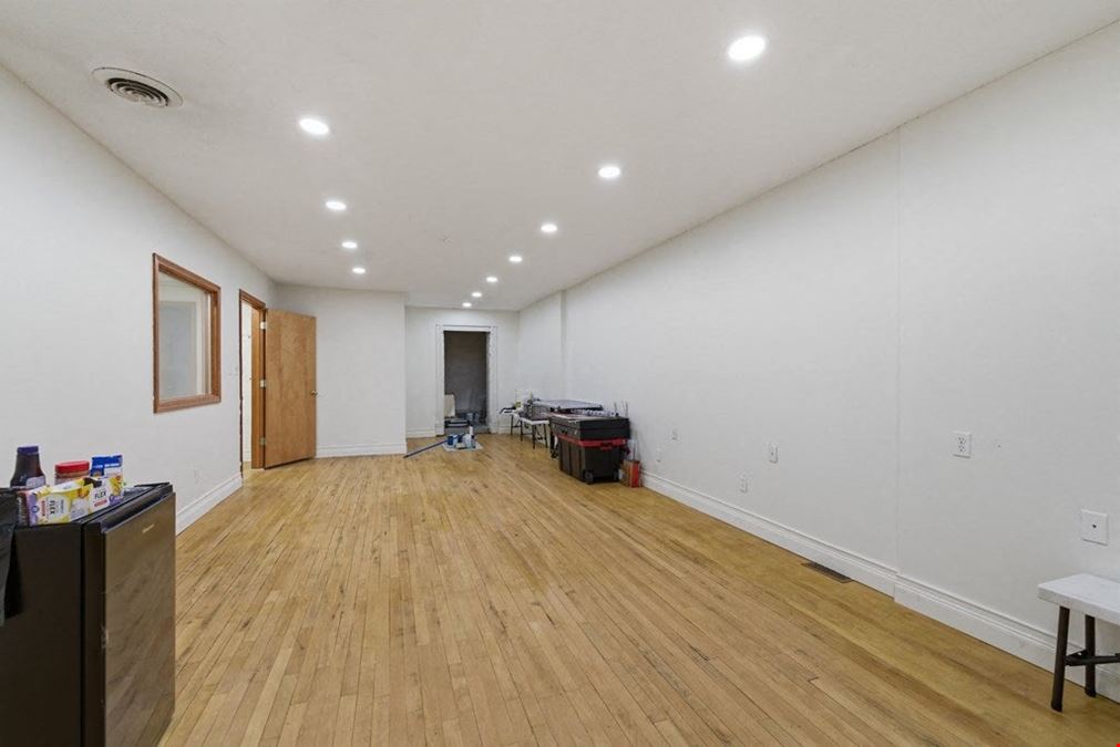 52 W Main St