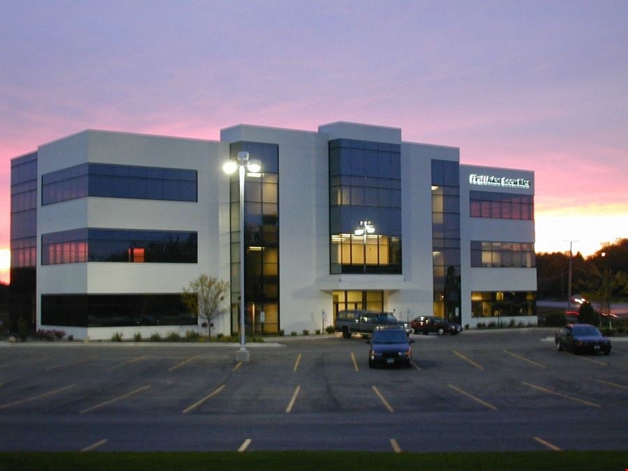 6801 Spring Creek Rd - Rockford Business Center