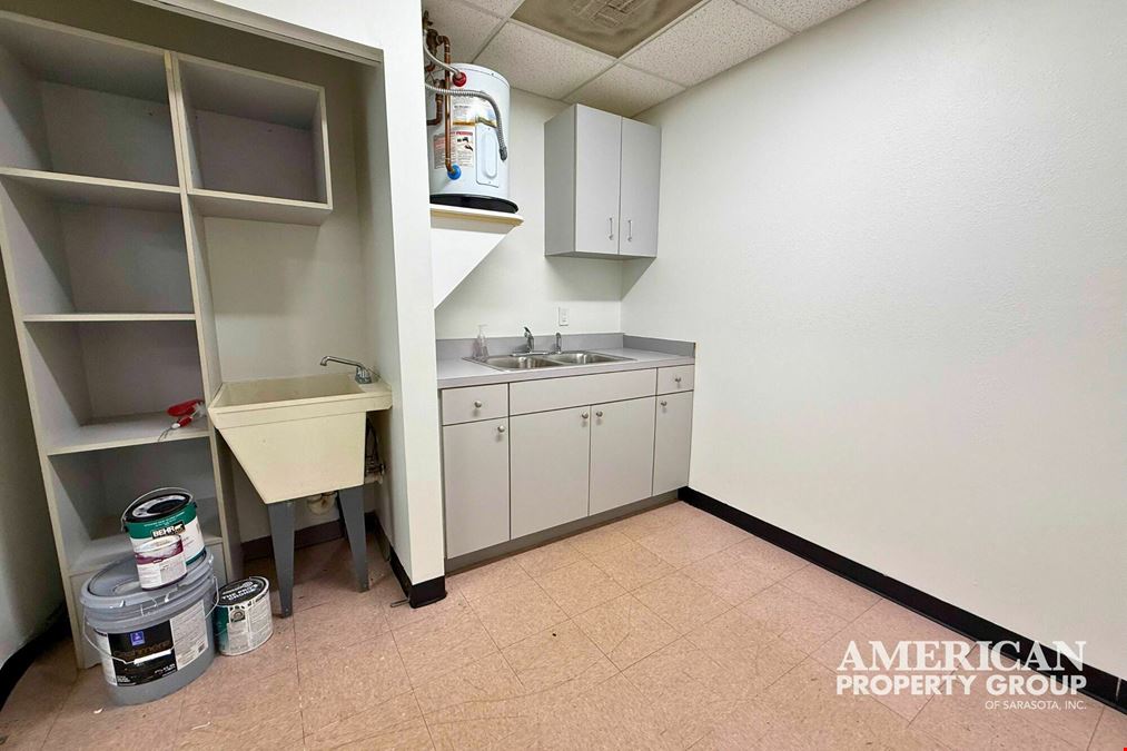 Stand Alone Medical/Office Near Manatee Memorial Hospital