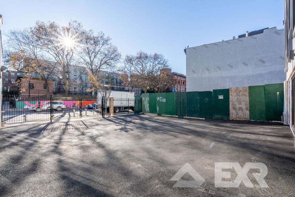 The Shops & Promenade at 1079 Fulton Street