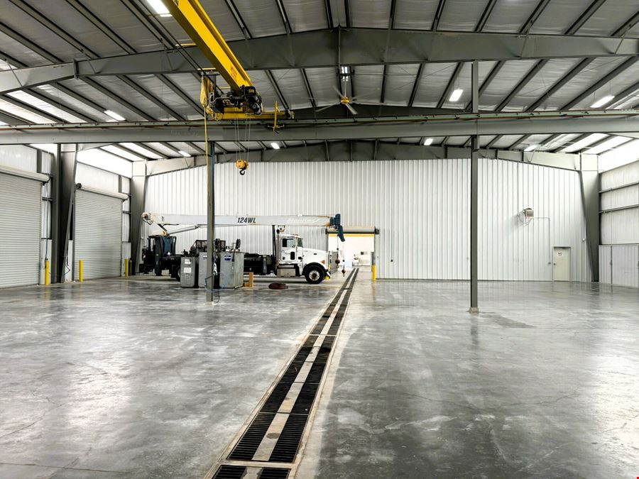 55,400 SF Flagship Office/Warehouse on 11.49 Acres
