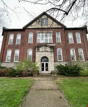 437 S Main St