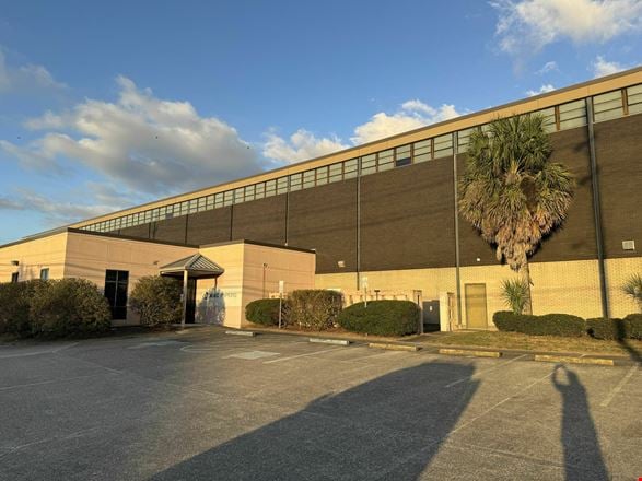 Preview of Industrial space for Rent at 801 edwards ave