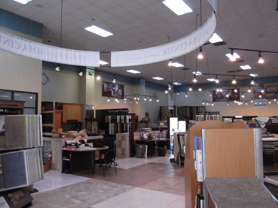 34,500 SF Retail/Warehouse on 2.35 Acres