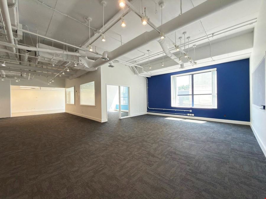 #208 - 128 W 6th Ave