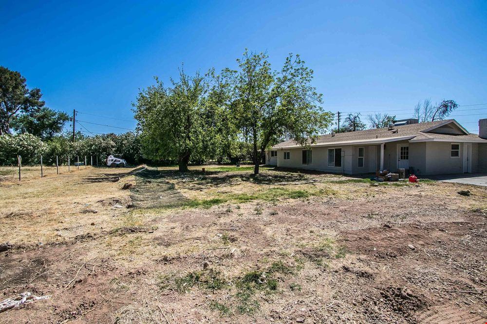 1905 S Old Greenfield Rd