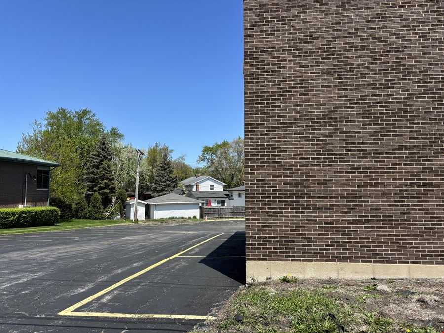1100 W Northwest Highway