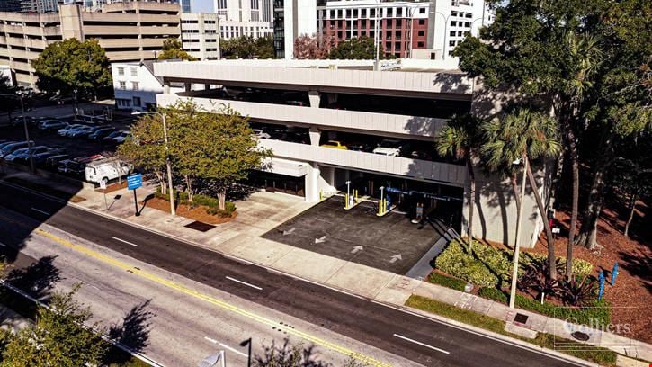 Prime Downtown Retail Opportunity at Eola Park Center
