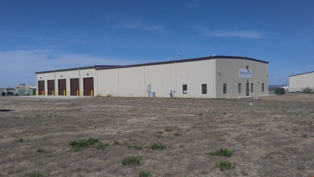 ±14,000 SF Industrial Shop | ±6.63 Fenced Yard | Williston ND