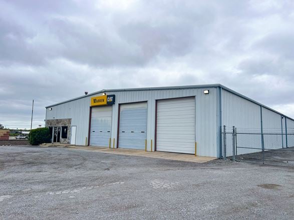 Preview of Industrial space for Rent at 215 North Rockford Road