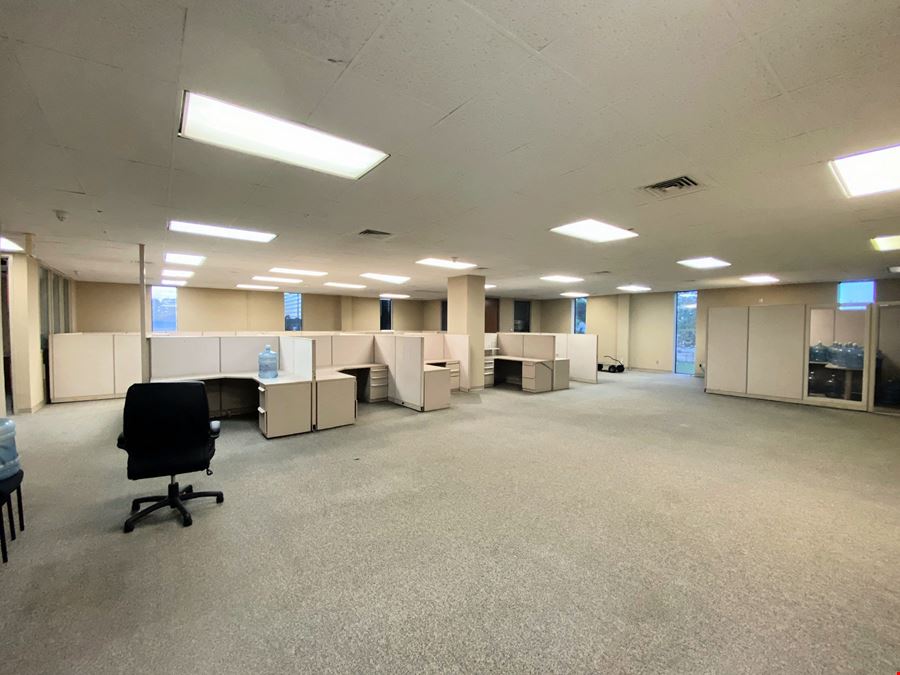 6009 Financial Plaza