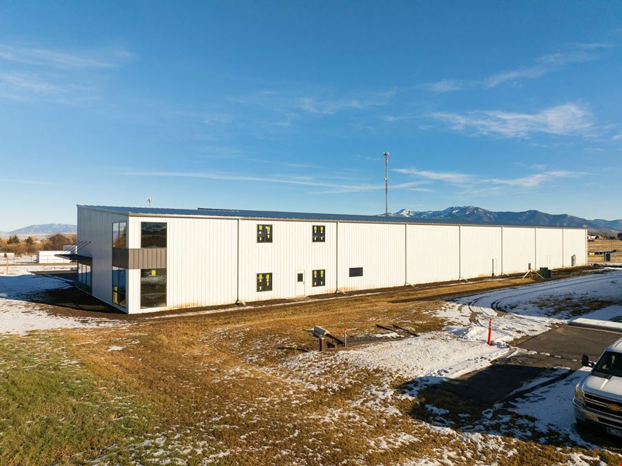 Clear Span Warehouse Space