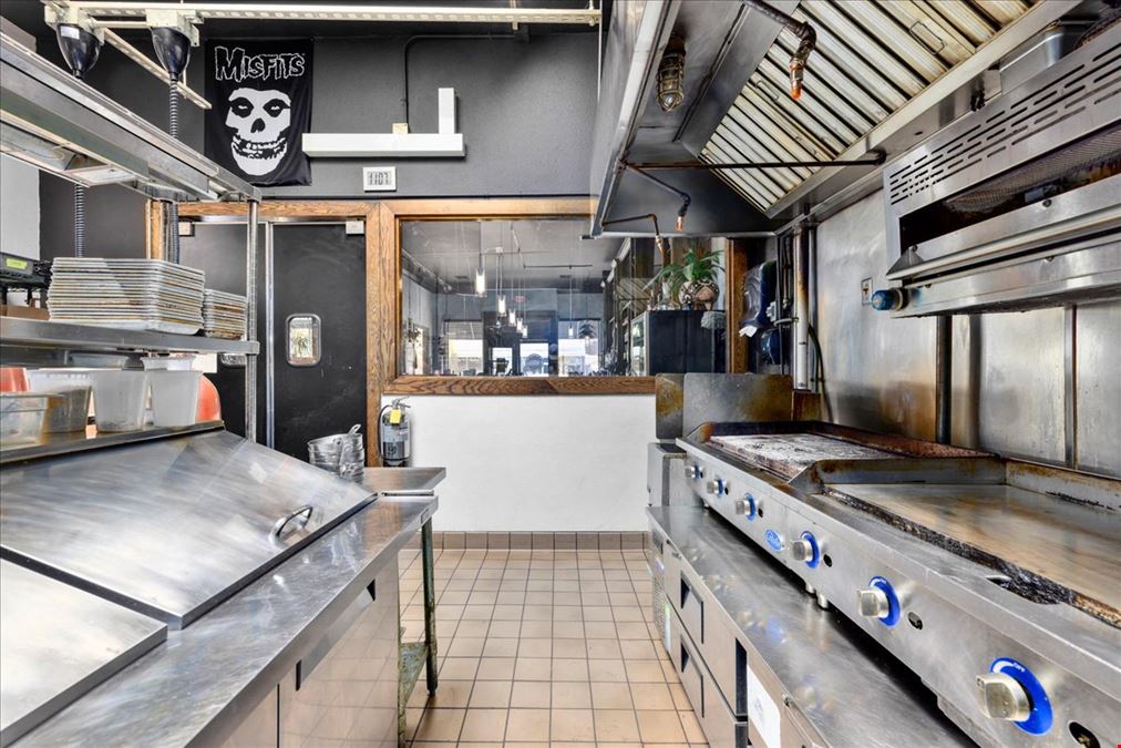 Roundin' 3rd + Selva - Two Highly Regarding Long Beach Restaurant