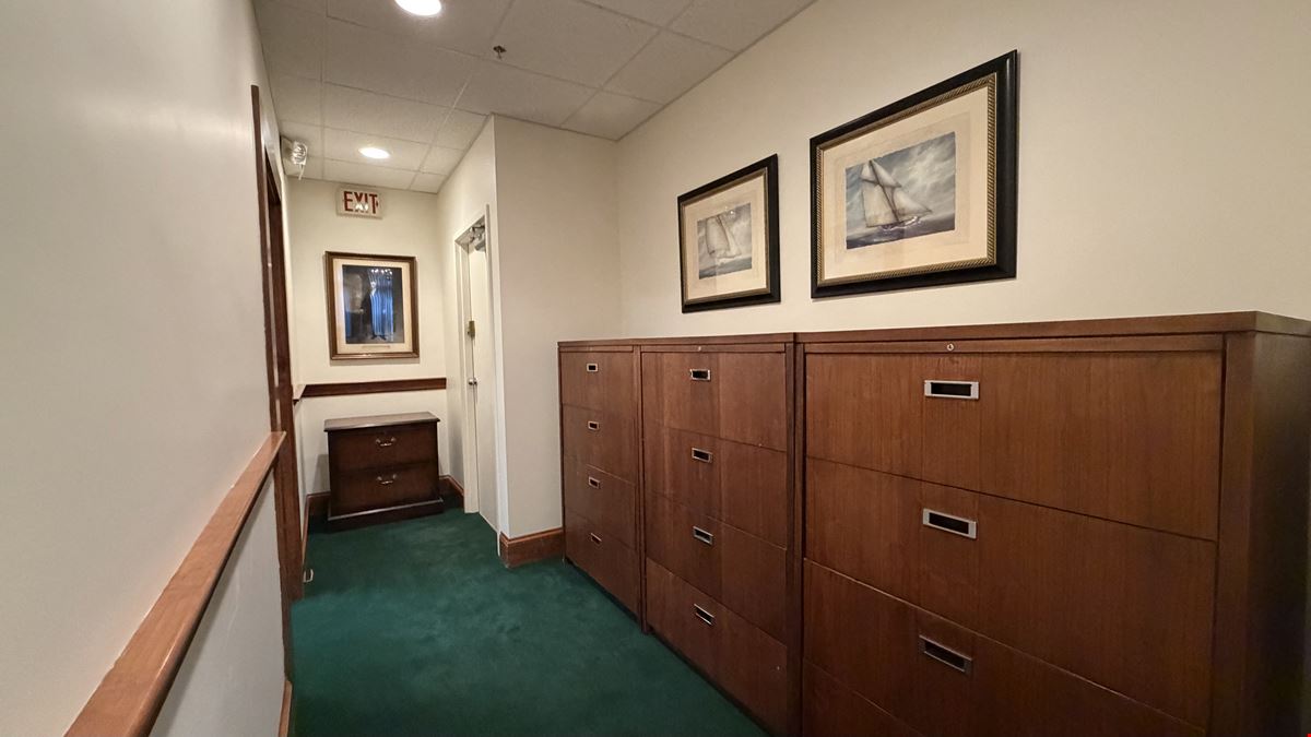 400 Commonwealth Ave #104C