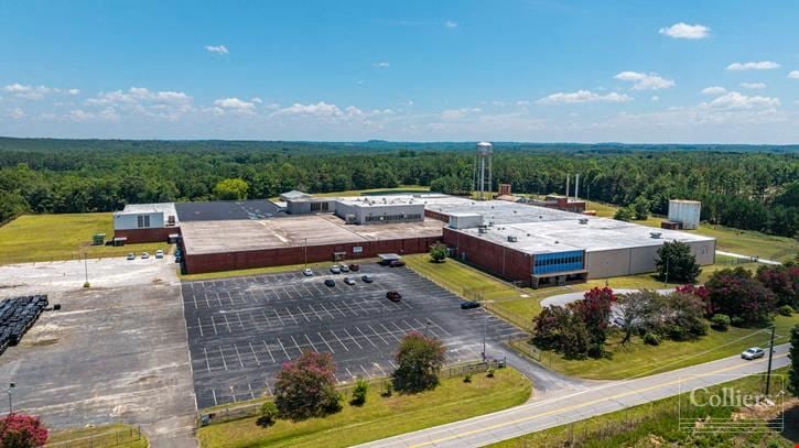 ±311,073-SF Industrial Building Situated on ±26-Acre Site