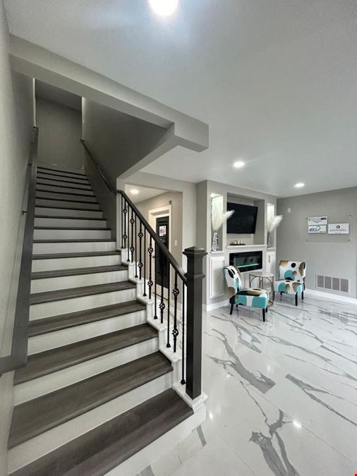1721-1725 E Southlake Blvd
