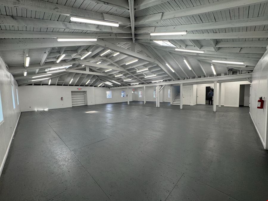 Flex Warehouse/Storage/Retail space Available in Berlin, NJ!