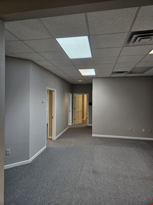Modern Office Suite close to Cummings Research Park