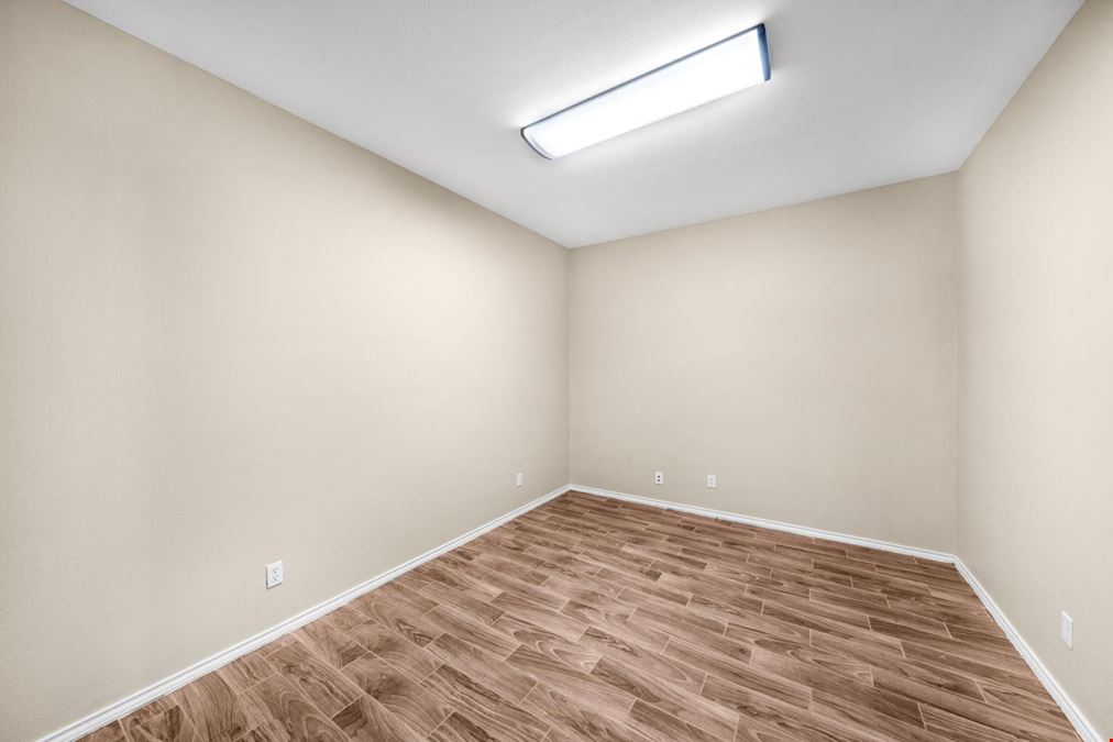 11639 E US-175