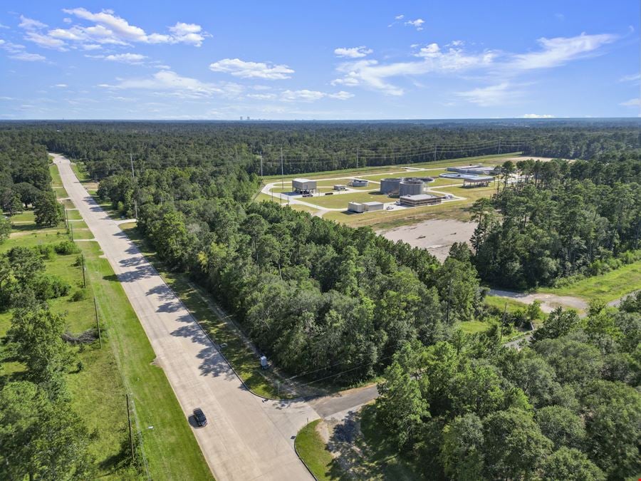 SELLER FINANCING - Prime 3.9 Acre Parcel in Conroe with Frontage – Unrestricted and Ready for Development