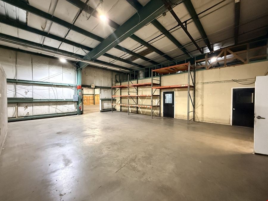 Stand Alone Warehouse Near Polk Parkway