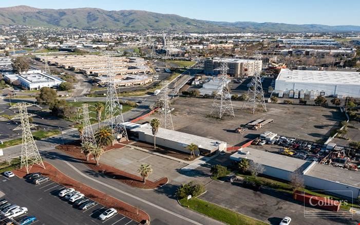 Preview of Industrial space for Rent at 5500 Boscell Common 