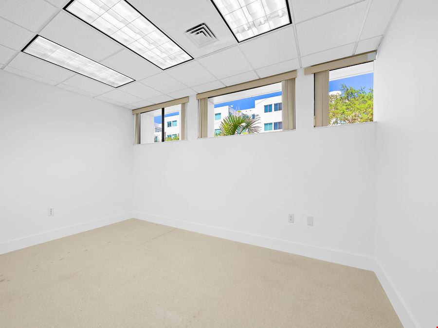 707 NE 3rd Ave