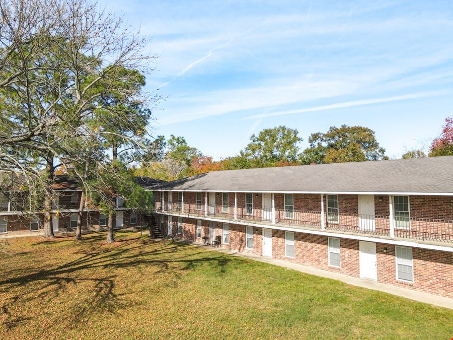 REO 183-Unit Apartment Complex: Pine Square Apartments