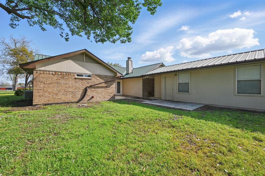 4,079 Flex Space for Lease