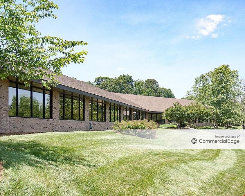 Mendenhall Oaks Business Park - Streamside I & II